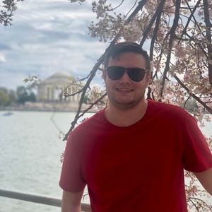 Meet your Posher, Alex